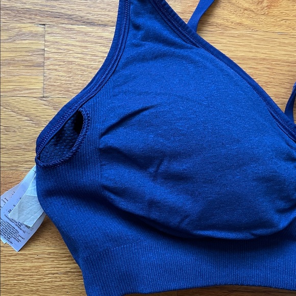 Gymshark Sports Bra - Picture 5 of 8